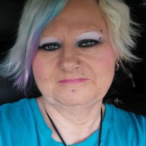 Meet your Posher, Edye